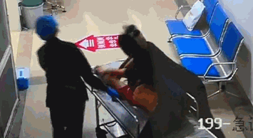 【每日平安139】挑衅叫嚣男子逆行拍视频遭刑拘,报复仇人派女友宾馆施展美人计